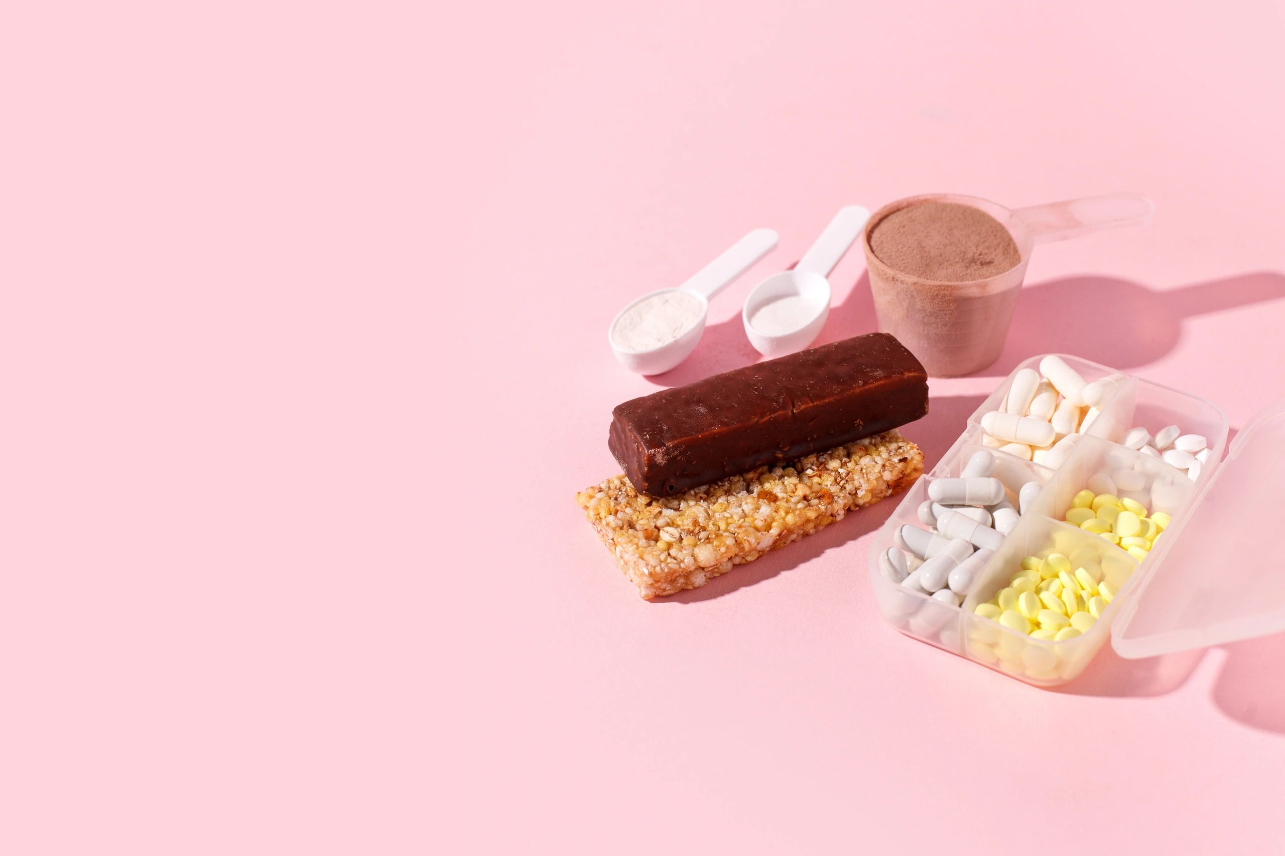 Kişisel wellness ürünlerini temsil eden ürün kolajı